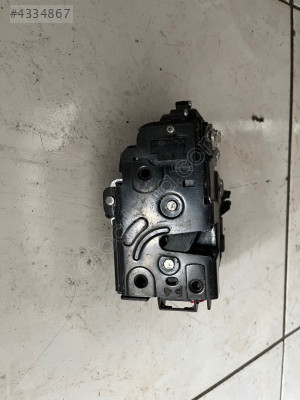 Volkswagen golf 4 Sol ön kapı kilidi