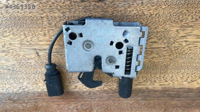 VOLKSWAGEN TAİGO KAPUT KİLİDİ 8S0823509C