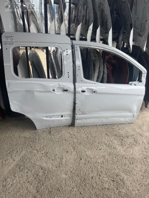 Ford Courier Sağ Ön Sağ Arka Kapı
