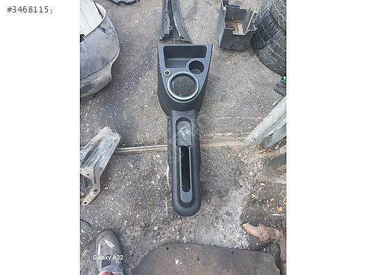 FORD FIESTA VİTES KONSOLU ÇIKMA KONUK OTO 05366077016
