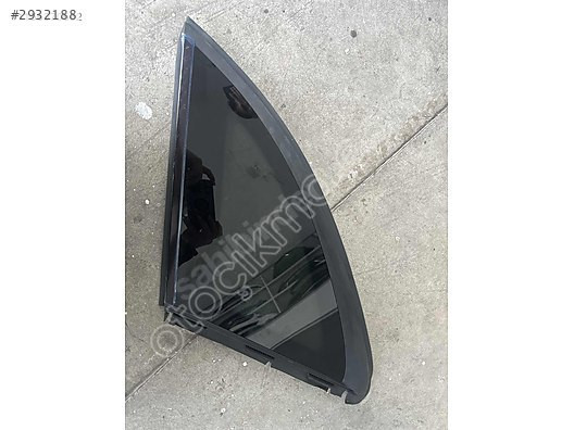 Mercedes B class sol kelebek camı A2466702300