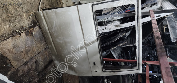 Transporter sag surgulu kapi
