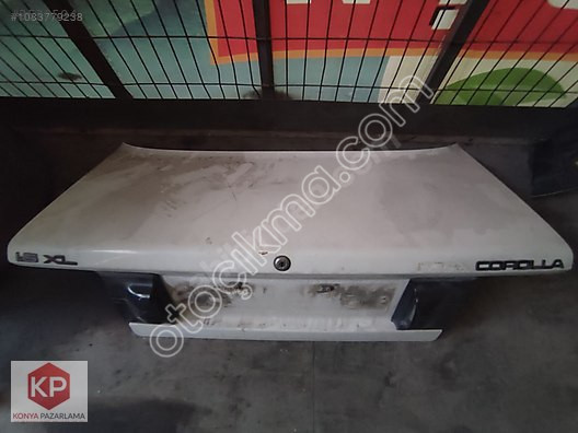 Toyota Corolla AE92 bagaj kapağı + plaka lambası