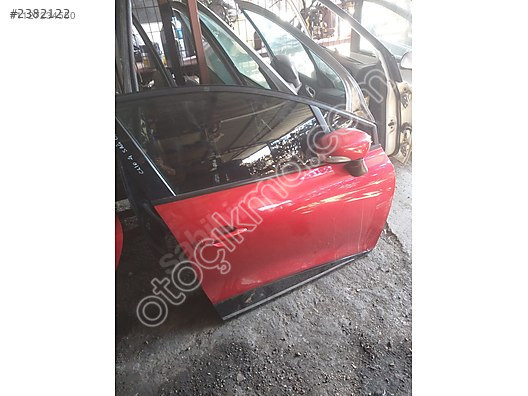 2017 RENAULT CLİO 4 ÇIKMA HATASIZ SAĞ ÖN KAPI VE HER PAR