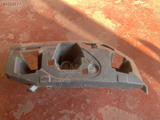 SKODA KAMIQ TAMPON BRAKETİ ÖN SAĞ 658807056