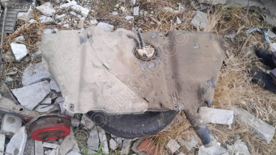 Renault 5 Modeli için Samandra Yedek Yakıt Deposu Parçası