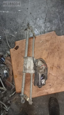 Renault Clio 2 silecek motoru frezesi