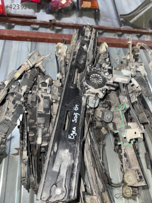 Egea sağ ön cam krikosu