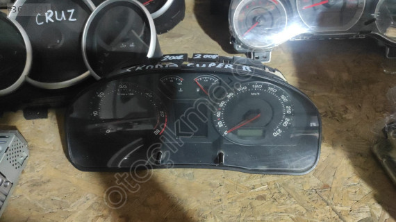 SKODA SUPERB GÖSTERGE SAATİ