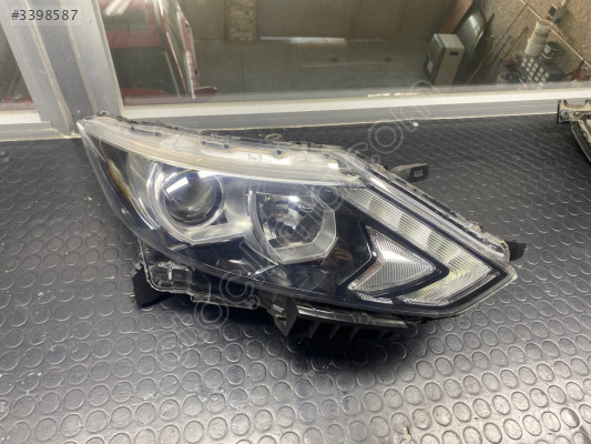 NİSSAN QASHQAİ SAĞ ÖN FAR