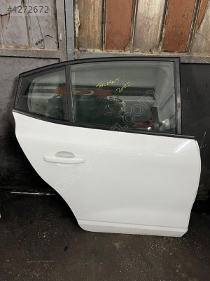 RENAULT TALİANT ÇIKMA SAĞ ARKA KAPI