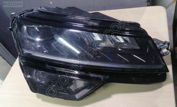 Skoda Karoq SağÖn Far  Orjinal Oto Çıkma