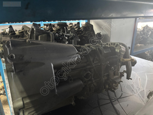 CRAFTER 2.5 TDİ 163’LÜK 3 KUTU ORJ AÇILMAMIŞ MUAYYER ŞANZIMAN