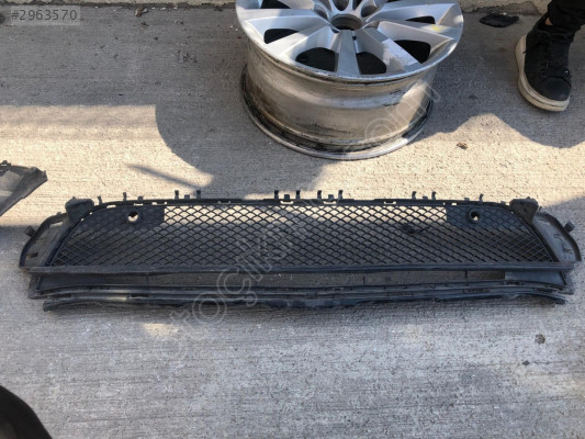 MERCEDES GLA W156 ÖN TAMPON ORTA IZGARA 1568854322