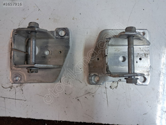 RENAULT MEGANE 2 ARKA TAMPON DEMİRİ AYAKLARI
