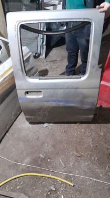 Nissan pikap sağ arka kapı