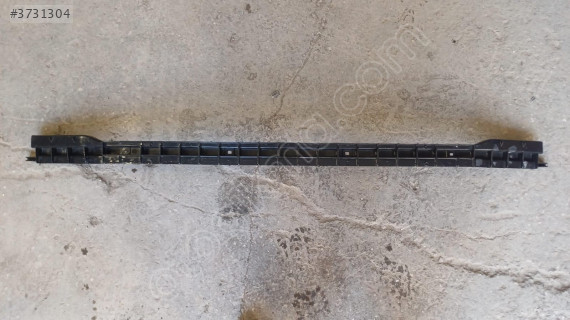 1998-2005 Volkswagen Passat B5 Arka Tampon Orta Braket