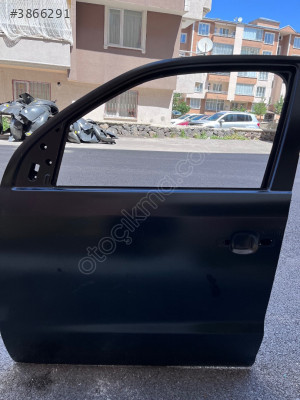 AMAROK SÜRÜCÜ TARAFI KAPISI