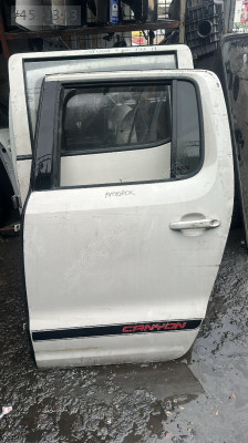 VOLKSWAGEN AMAROK SOL ARKA KAPI KONUK OTO