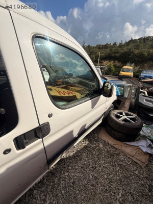 Peugeot partner sağ sürgülü kapı