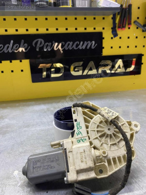 AUDİ A6 CAM MOTORU SAG ARKA