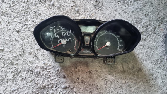 FORD FİESTA3 1.4 Dizel km saati