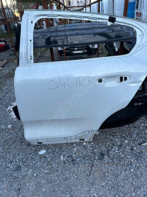 XC40 SOL ARKA KAPI ORJİNAL ÇIKMA