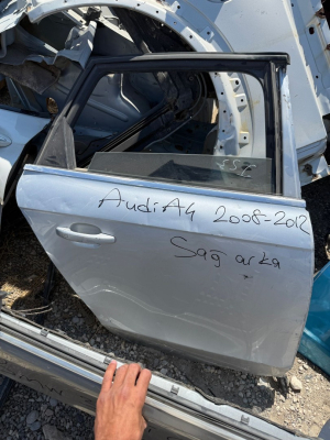 AUDİ A4 SAĞ ARKA KAPI ÇIKMA ORJİNAL