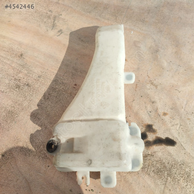 HYUNDAİ STAREX SİLECEK SU DEPOSU