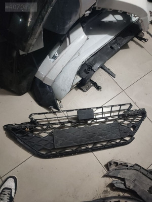 Seat ateca ön tampon orta ızgara orjinal çıkma parça