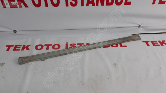 Mercedes E 212 GERGİ SACI ARA SAĞ ÖN A2125240147