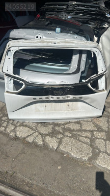 Opel crosland bagaj kapağı