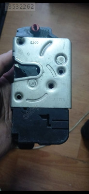 Peugeot 206 ön sağ kapı kilidi