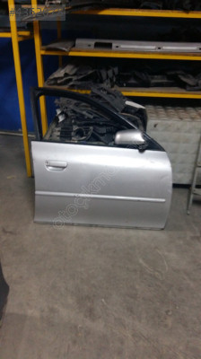AUDİ A4 SAĞ ÖN KAPI DOLU