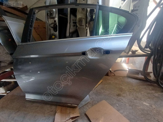 passat b8 sol arka kapı