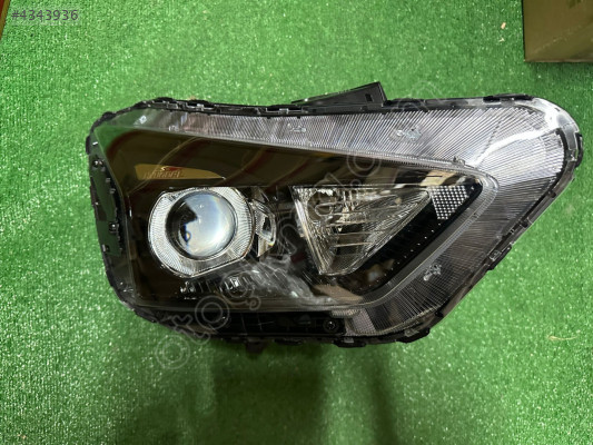 Hyundai Bayon Sağ Far Lambası Mercekli Yazılı 2021-2026