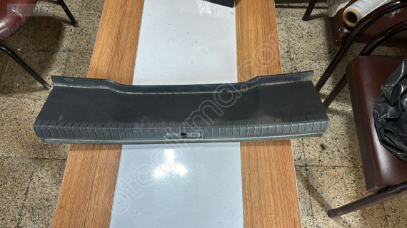 2015-2019 WV PASSAR B8 BAGAJ İÇ PLASTİĞİ ORJ ÇIKMA