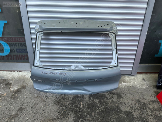 Volvo xc40 bagaj kapağı