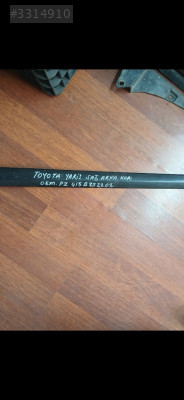 Toyota Yaris sağ arka kapı çıtası 2008
