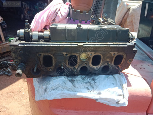Ford cornet 75 lk motor üst kapağı dolu