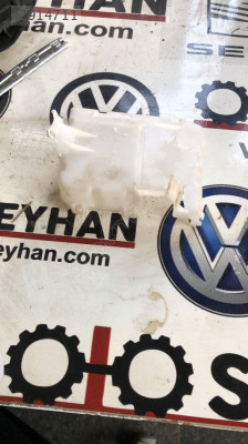 Toyota Yarıs 2015 iç soket tutucu kapağı
