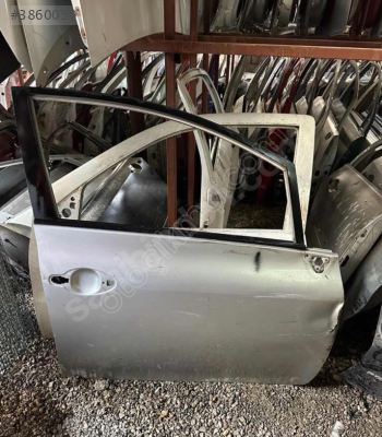 TOYOTA AURİS SAĞ ÖN KAPI ORJİNAL EYUPCAN OTO'DA