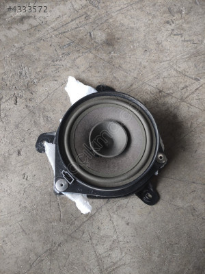 51899984 Fiat egea sağ arka kapı hoparlörü