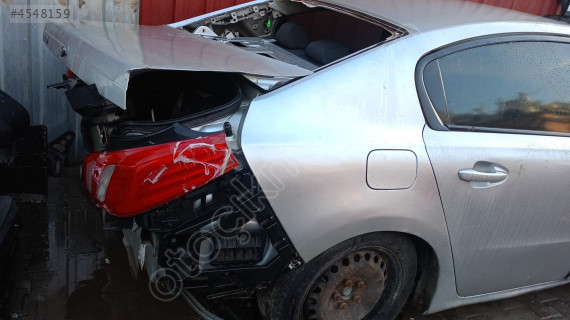 peugeot 508 sağ arka çamurluk çeyrek
