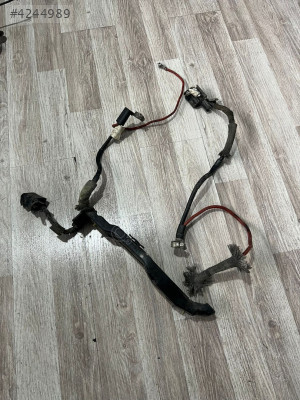 WOLKSWAGEN CADDY AKÜ KUTUP BAŞLIĞI TESİSATI