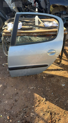 Peugeot 206 arka sol kapı