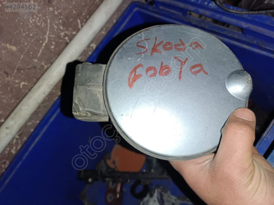 SKODA FABİA DEPO KAPAĞI