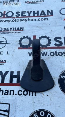 8P0886197 golf 5 6 arka koltuk bağlantı yuvası kapağı