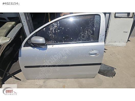 2005 model Opel Corsa Van sol ön kapı