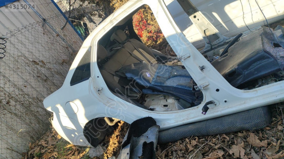 FİAT LİNEA SAĞ ARKA KESME ÇAMURLUK OTO FEDAİ